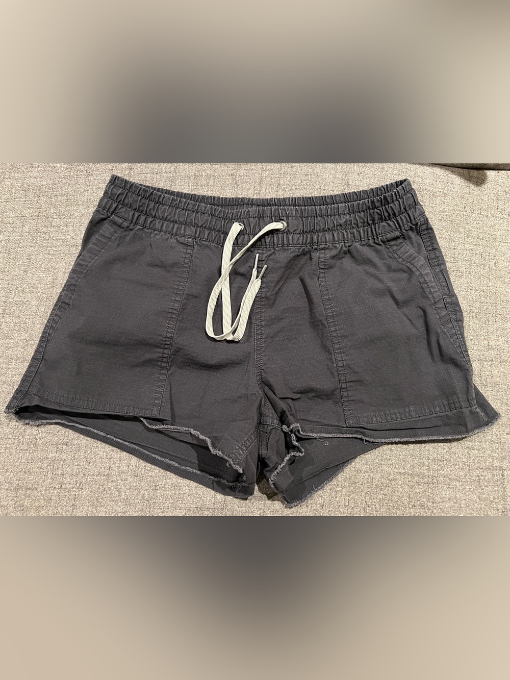 Vuori Ripstop Shorts Charcoal Women's Small - Picture 8 of 12